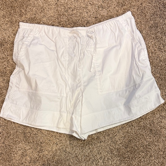lululemon athletica Pants - lululemon athletica White Women Poplin Shorts